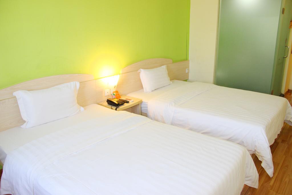 7Days Inn Premium Guangzhou Tianhe West Tiyu Road Subway Station Dış mekan fotoğraf
