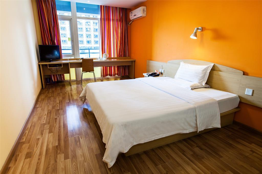 7Days Inn Premium Guangzhou Tianhe West Tiyu Road Subway Station Oda fotoğraf